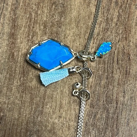 Kendra Scott nwt Hailey energetic blue vivid dye aqua howlite charm necklace - Picture 7 of 7